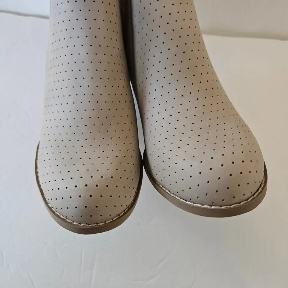 DV by Dolce Vita Gerdy Bootie Beige Ankle Wedge Heel Women's 6 Boho Chic Casual‎